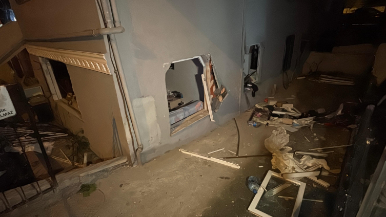 Güngören'de binada patlama: 2 yaralı