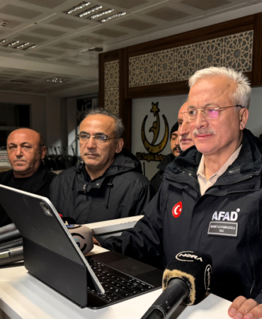 Hasan Dağında mahsur kalan öğrenciler helikopterle kurtarıldı