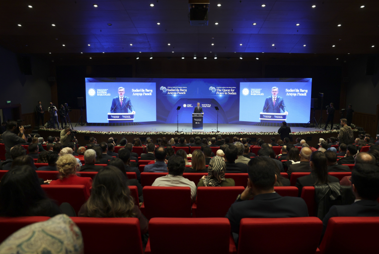 İletişim Başkanı Duran: Sudan'da acil bir şeyler yapılması gerekiyor