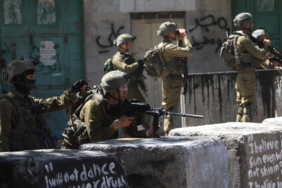 İşgalci İsrail ordusu Kudüs'ün kuzeyinde 6 Filistinliyi yaraladı