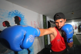 İsrail saldırısında gözünü kaybeden Gazzeli boksör, hayallerini gerçekleştirmekte kararlı
