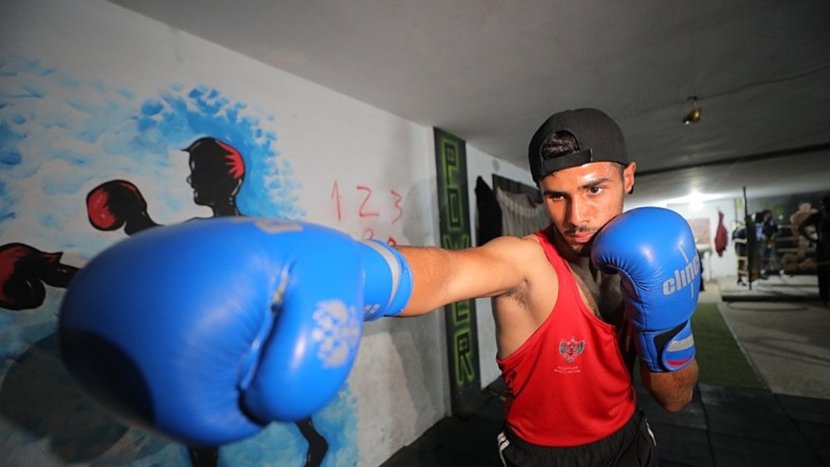 İsrail saldırısında gözünü kaybeden Gazzeli boksör, hayallerini gerçekleştirmekte kararlı