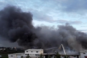 İstanbul Tuzla'da fabrika yangını