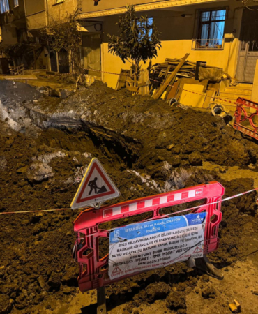 İstanbul'da yol çalışmasında göçük