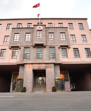 Karadeniz'de kontrolden çıktığı tespit edilen İHA düşürüldü