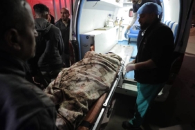 Katil İsrail'in Gazze'ye saldırılarında can kaybı 70 bin 369'a yükseldi