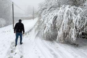 Kış doğuda kendini gösterdi: 62 yol ulaşıma kapandı