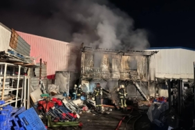 Kocaeli'de geri dönüşüm deposunda yangın