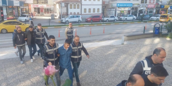 Konya’da yakalanan 55 dolandırıcılık şüphelisinden 26’sı tutuklandı