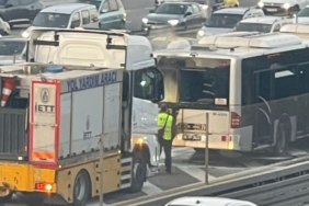 Küçükçekmece'de metrobüs yangını