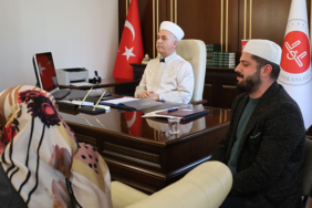 Kur'an'dan etkilenen Alman kadın Müslüman oldu