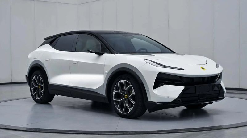 Lotus ilk PHEV modelini tanıttı: 'For Me'
