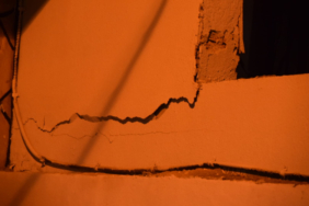 Manisa'da 2 apartman zemindeki kayma nedeniyle tahliye edildi