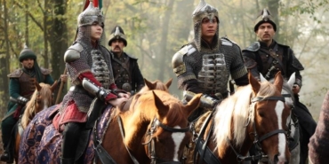 Mehmed Fetihler Sultanı'nda savaş surların içinde başlıyor!