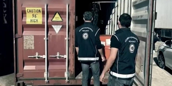 Mersin Limanı’nda göçmen kaçakçılığı operasyonu: 13 gözaltı