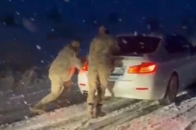 Muşta mahsur kalan 5 araçtaki 13 kişi kurtarıldı