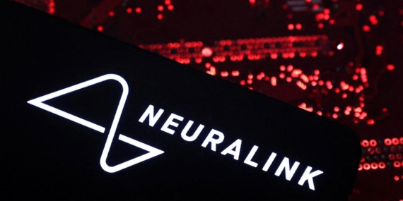 Neuralink kullanıcısı, beyin implantını gündelik cihazlarla eşleştirerek ihtiyaçlarına göre geliştirdi