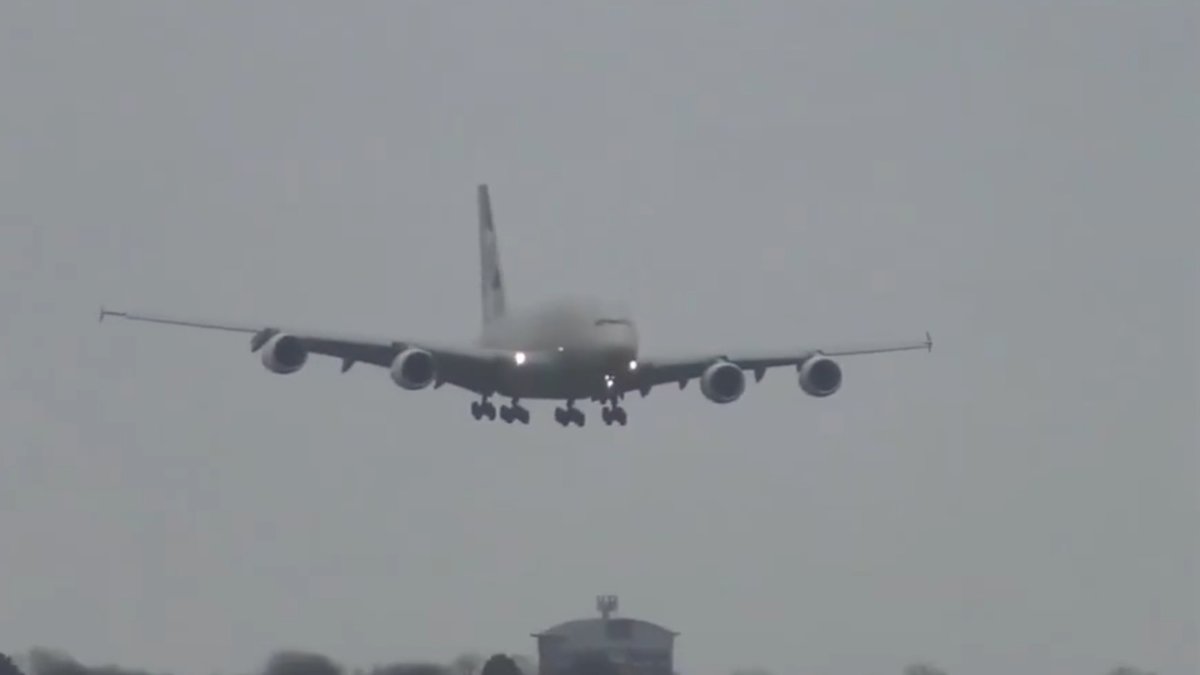 PSG'nin korku dolu anları! Takım uçağı kuvvetli rüzgardan etkilendi