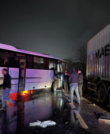 Sakarya'da zincirleme trafik kazası: 12 yaralı
