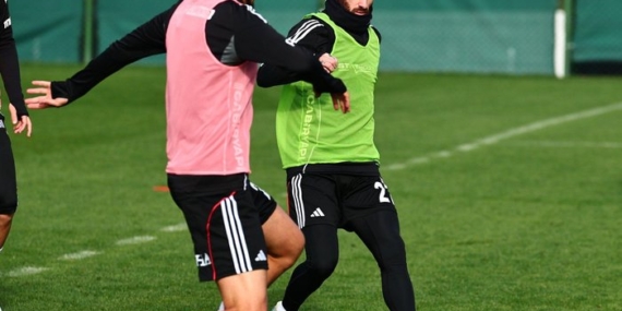 SON DAKİKA: Beşiktaş'ta Rafa Silva takımla çalışmalara başladı!