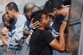 Soykırımcı İsrail, alıkoyduğu 5 Filistinliyi aylar sonra serbest bıraktı