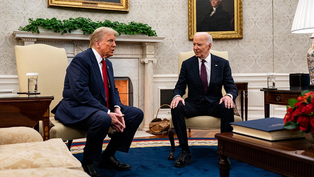 Trump, Biden döneminde otomatik eimza ile imzalanan tüm belgelerin geçersiz olduğunu bildirdi