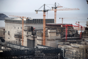 Türkiye'nin iletim sistemine enerji aktaracak Akkuyu NGS'deki tesise elektrik verildi