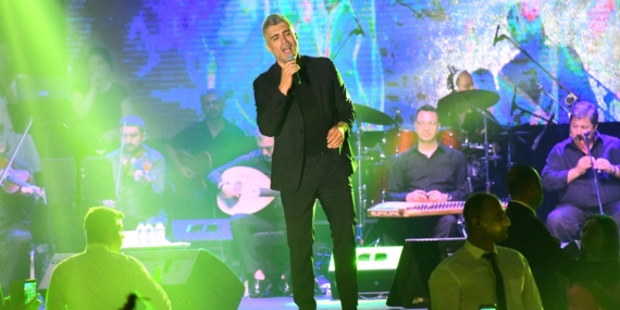 Ünlülerle yeni yıla girmenin maliyeti belli oldu… 77 bin TL’den başlıyor!