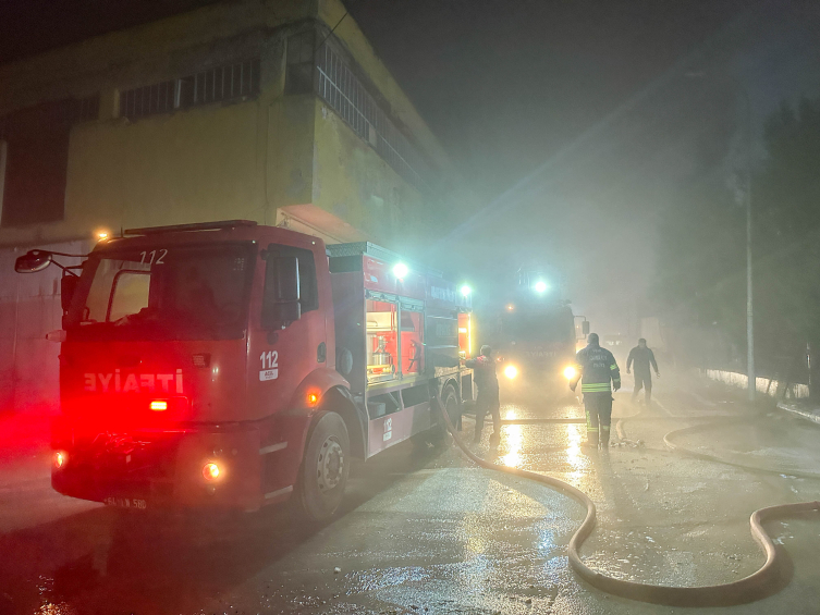 Uşak'ta fabrika yangını
