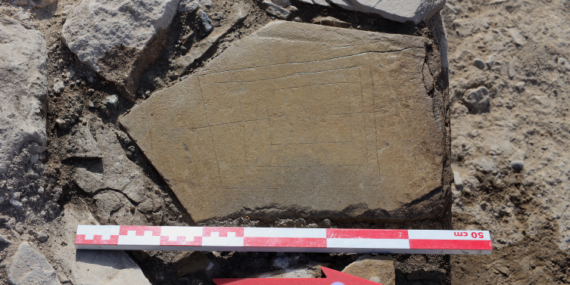 Van’daki Osmanlı kışlasında askerlerin dokuz taş oynadığı belirlendi