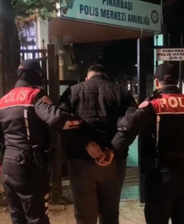 128 suçtan aranan şüpheli, sahte polis kimliği gösterince yakalandı