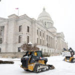 ABD'de kar fırtınası nedeniyle 10 bine yakın uçuş iptal edildi