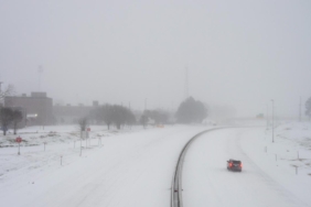 ABD'de kar fırtınası ve soğuk hava nedeniyle 920 bine yakın kişi elektriksiz kaldı