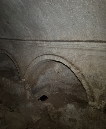 Adıyaman'da 1800 yıllık kubbeli mezar odası bulundu