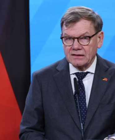 Almanya, ABD'nin Grönland konusunda BM ilkelerine uymasını istedi