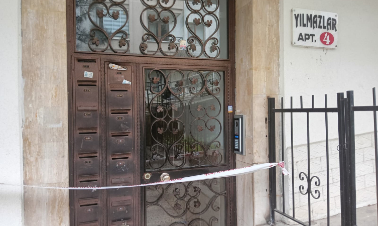 Ankarada kolonlarında hasar tespit edilen bina tahliye edildi