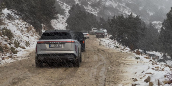 Antalya'nın yüksek kesimlerine kar yağdı