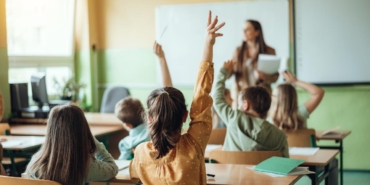 Artikülasyon bozukluğu olan çocuğun kaydını reddeden okul hakkında ayrımcılık kararı