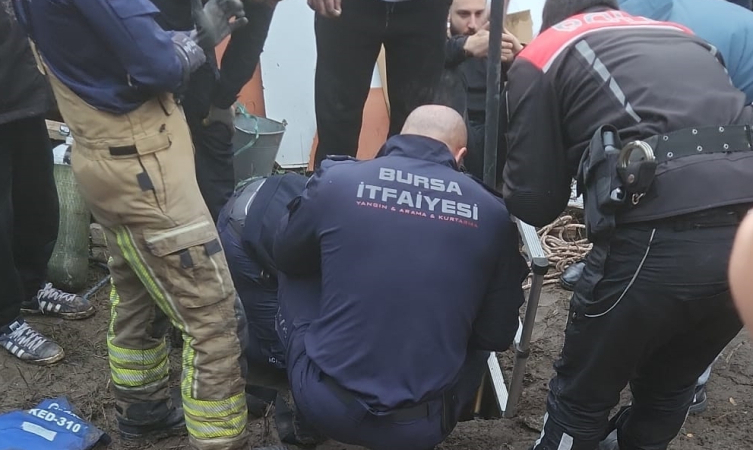 Babasını kurtarmaya çalışırken metan gazından zehirlendi