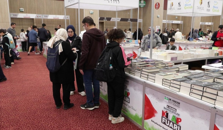 Bahçelievler Kitap Fuarı kapılarını açtı