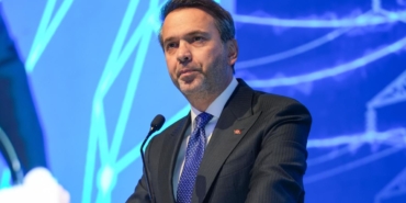 Bakan Bayraktar, bu yıl öz tüketim amaçlı 3 bin 500 megavat kapasite tahsis edileceğini açıkladı