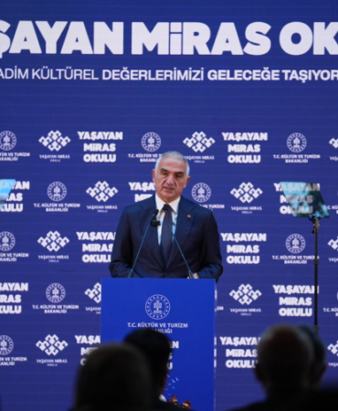 Bakan Ersoy: Yaşayan Miras Okulunu Ankara'da pilot olarak başlatıyoruz