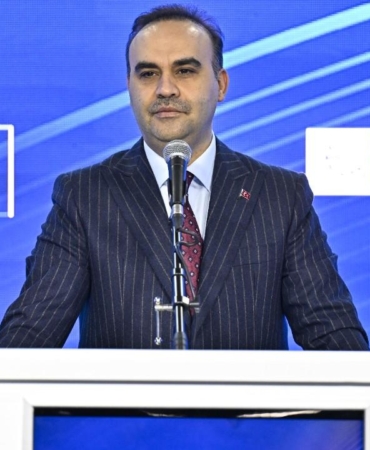 Bakan Kacır: Mega endüstriyel bölgeler inşa edeceğiz