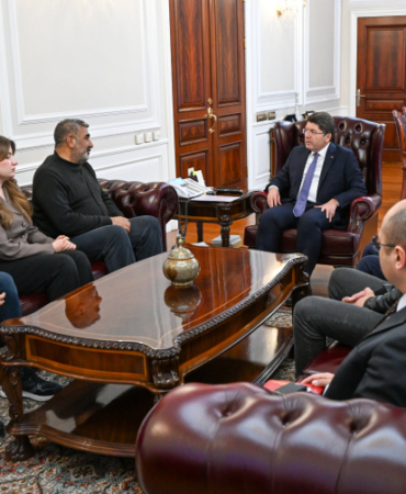 Bakan Tunç, Rojin Kabaiş'in ailesi ile görüştü