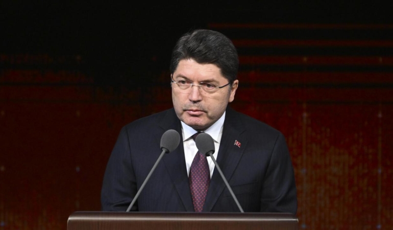 Bakan Tunç'tan Yargıtay Tetkik Hakimi Koç için başsağlığı mesajı