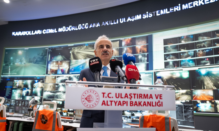 Bakan Uraloğlu: 13 bin 607 personelle 7 gün 24 saat kar ve buzla mücadele sürüyor