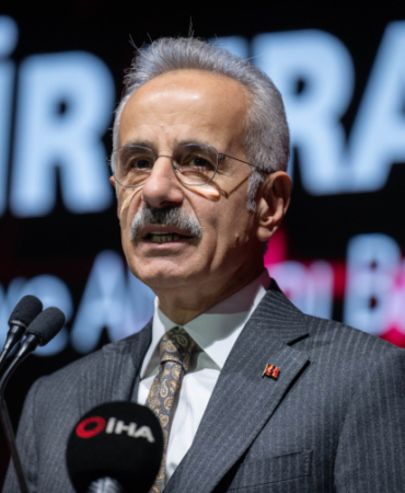 Bakan Uraloğlu: 5G ihalesiyle 3 milyar 534 milyon dolar gelir elde ettik
