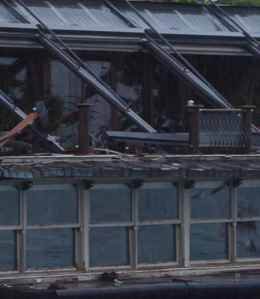 Bebek'teki otelin kaçak eklentileri yıkıldı