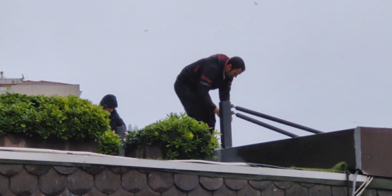 Bebek'teki otelin kaçak eklentileri yıkılıyor