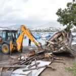 Bodrum'da kaçak yapılar yıkıldı